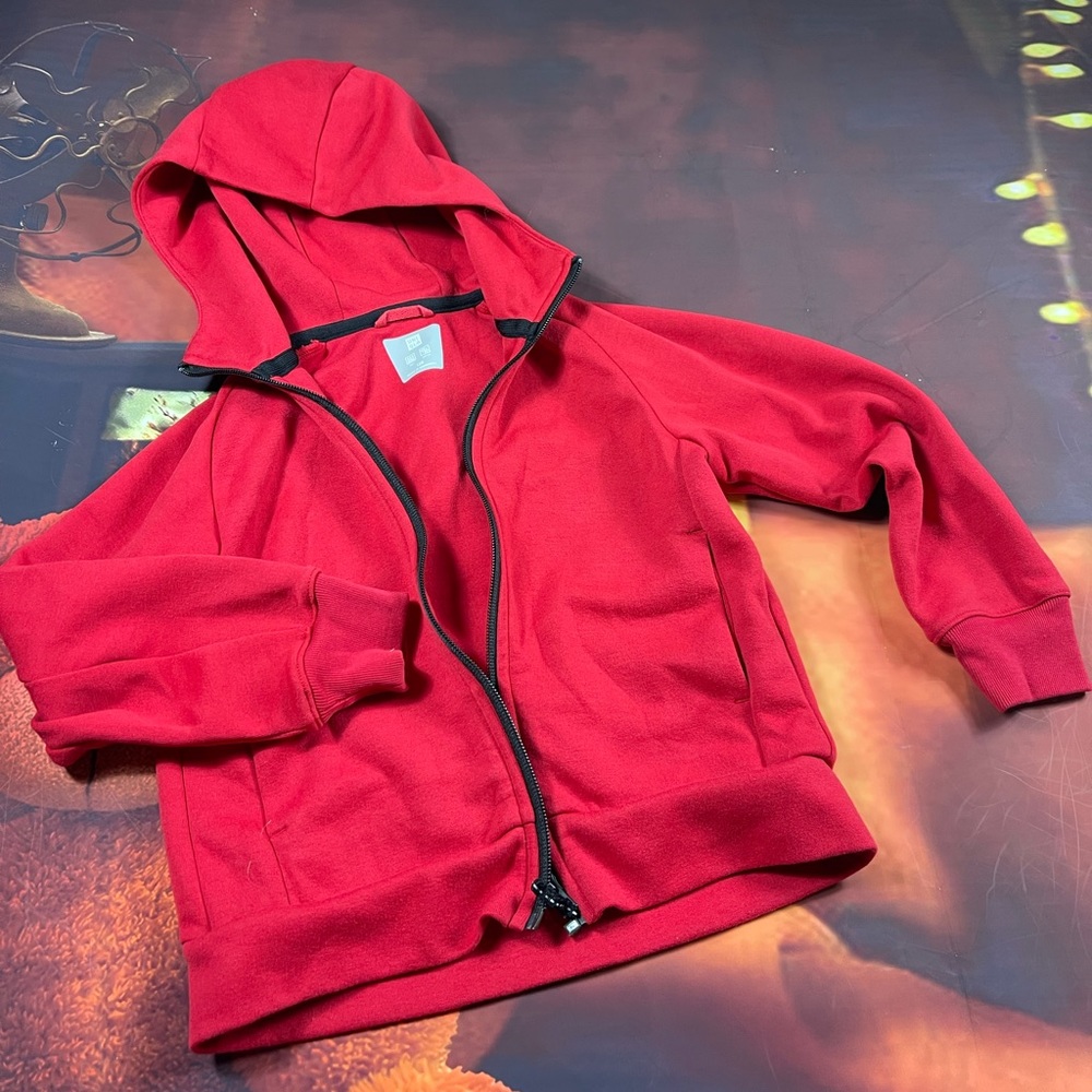 UNIQLO kid’s hoodie sweatshirt
